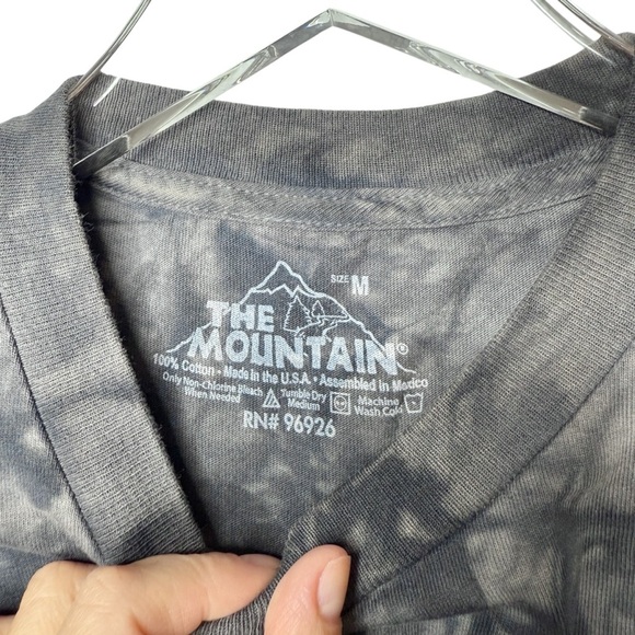 VINTAGE The Mountain Wolf Long Sleeve Unisex All Over Graphic Tee Sz M - Picture 3 of 9